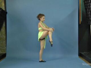 Mila Gimnasterka Spreading Her sedusive Legs on the Floor | xHamster
