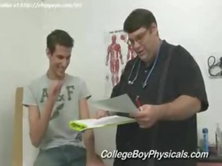 Fat medico examines body