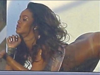 Rihanna ছাতা দেখা: 