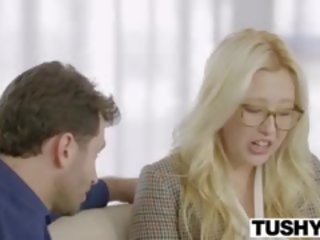 Tushy pirmas analinis už blondinė grožis samantha rone